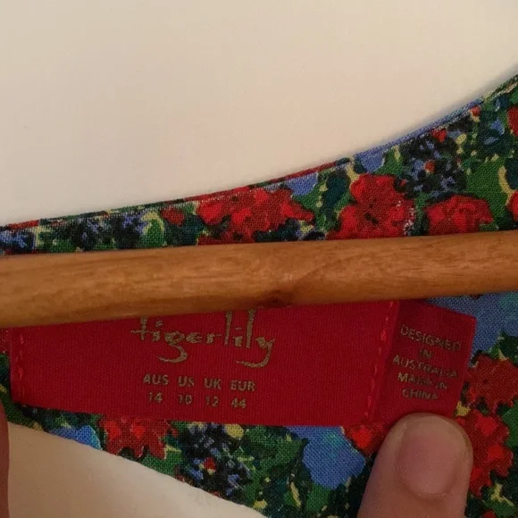 Tigerlily Floral Mini Summer/ Spring Dress AU 14 Rayon Lightweight Pre Owned EC - Picture 4 of 13